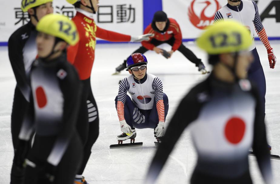 Short track: la coreana Park Se-yeong durante una pausa della gara di oggi a Sapporo, valida per gli Asian Winter Games (Ap)